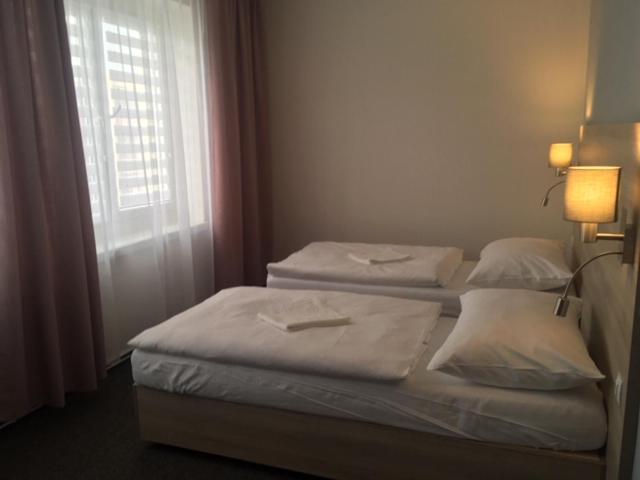 Hotel Trim Pardubice Exteriör bild