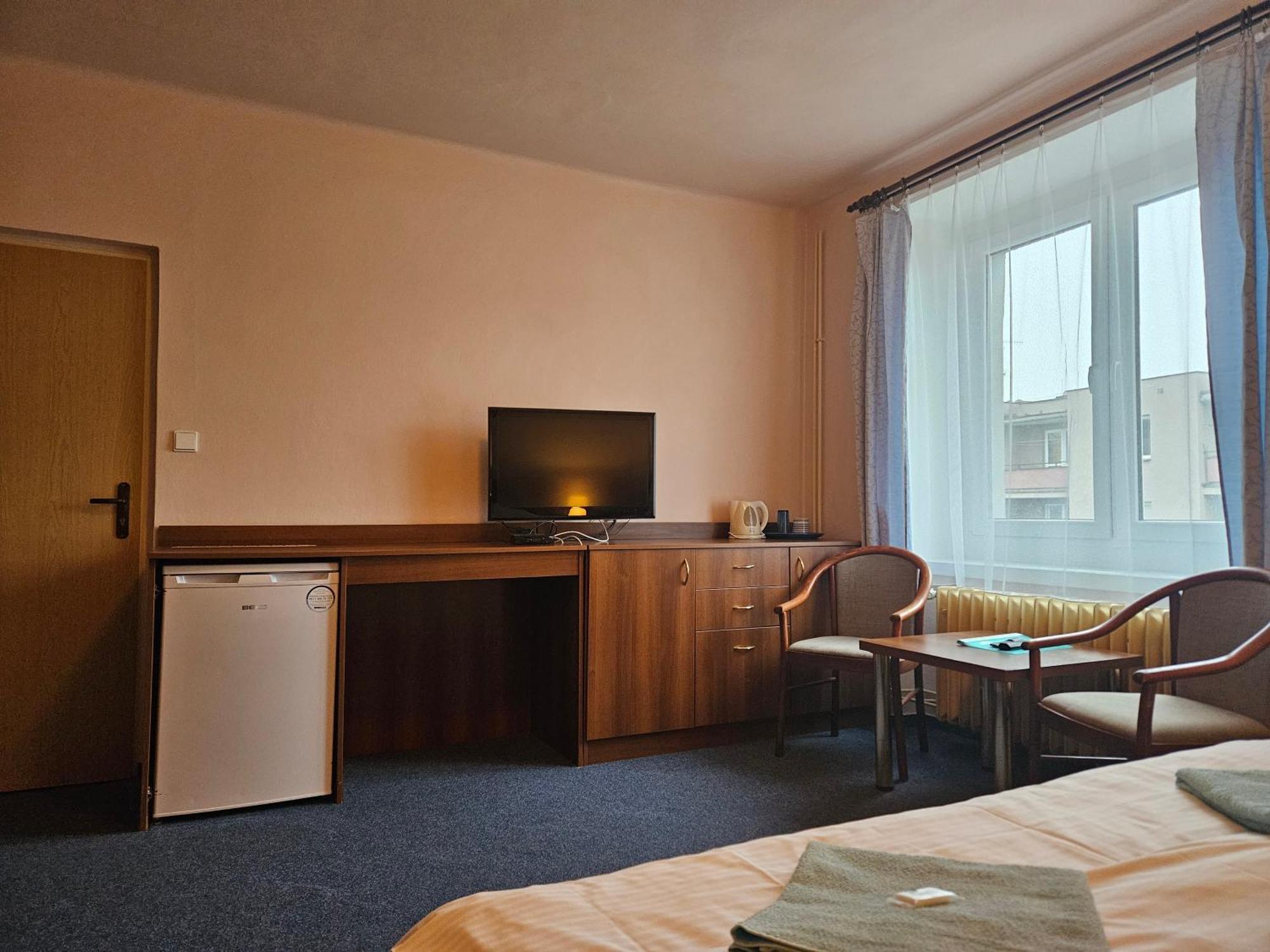 Hotel Trim Pardubice Exteriör bild