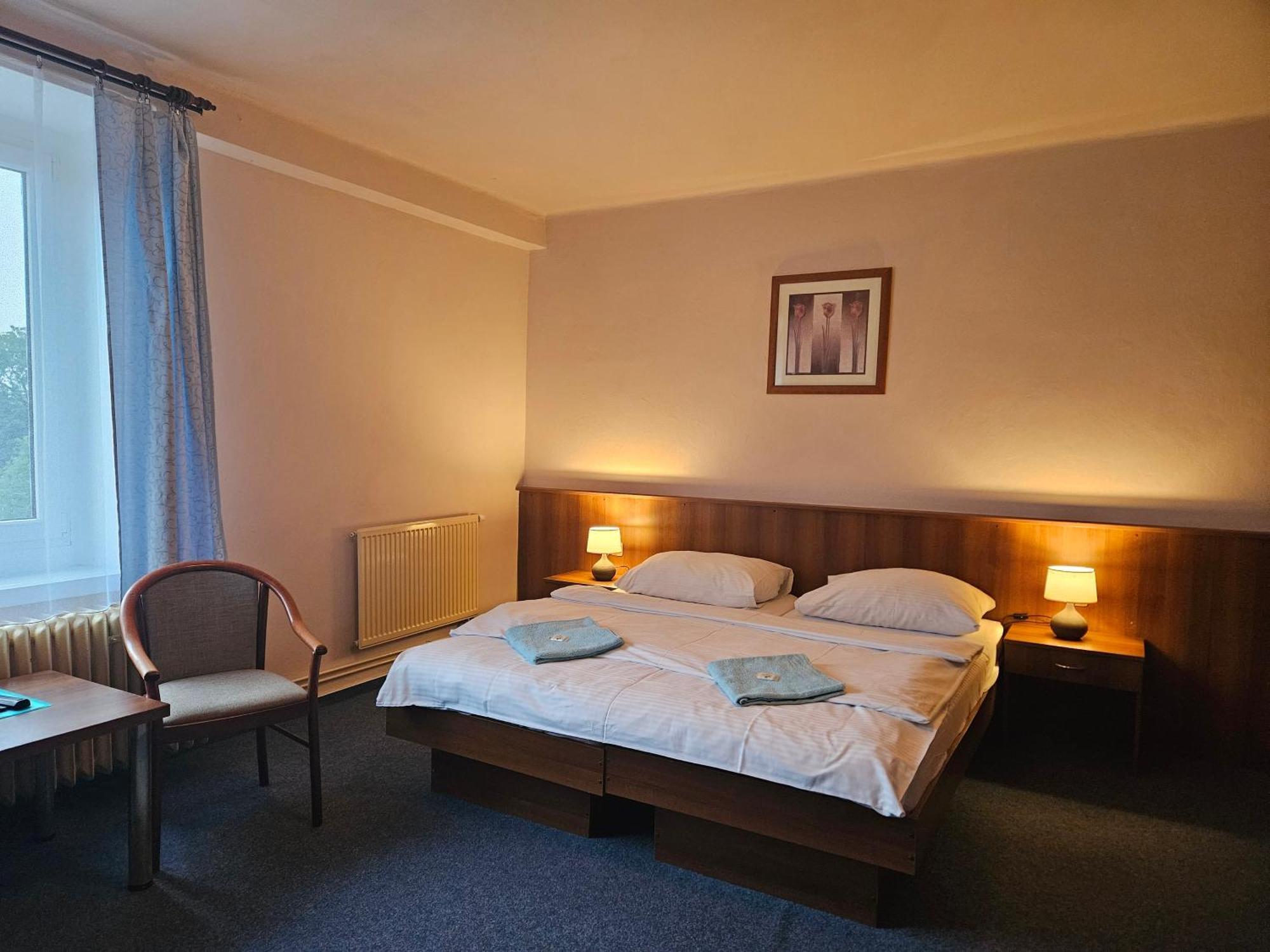 Hotel Trim Pardubice Exteriör bild
