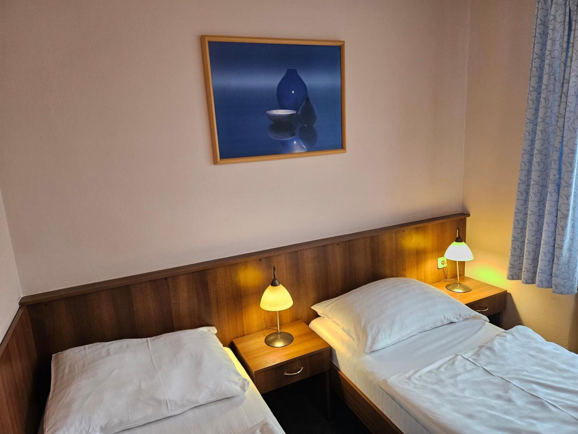 Hotel Trim Pardubice Exteriör bild