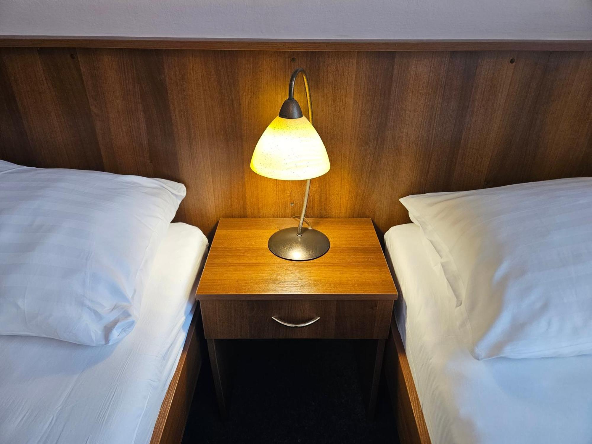 Hotel Trim Pardubice Exteriör bild