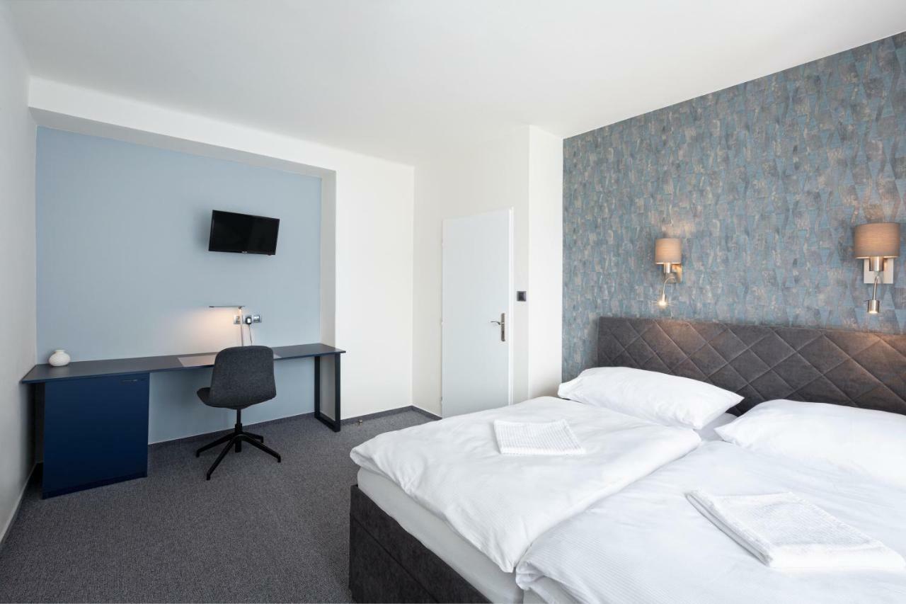 Hotel Trim Pardubice Exteriör bild