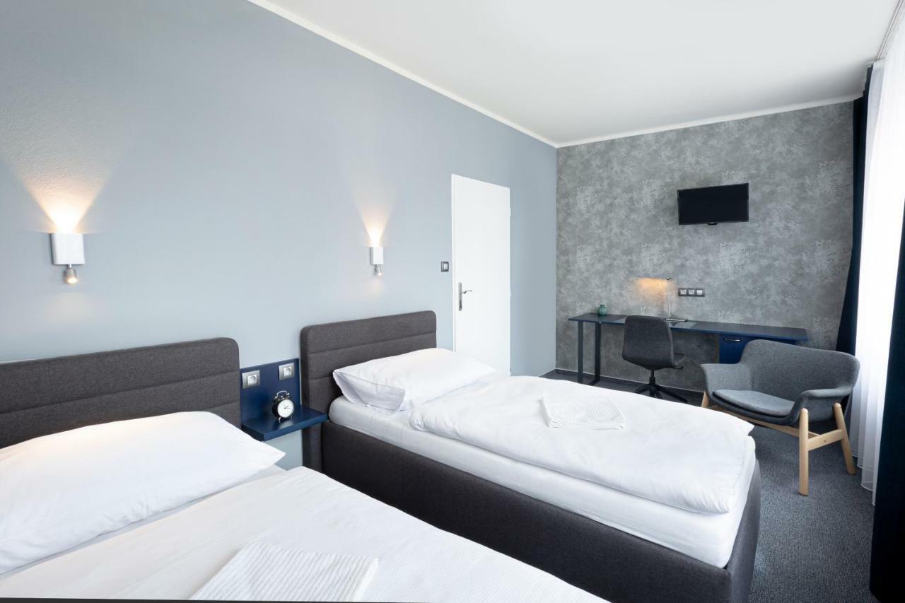 Hotel Trim Pardubice Exteriör bild